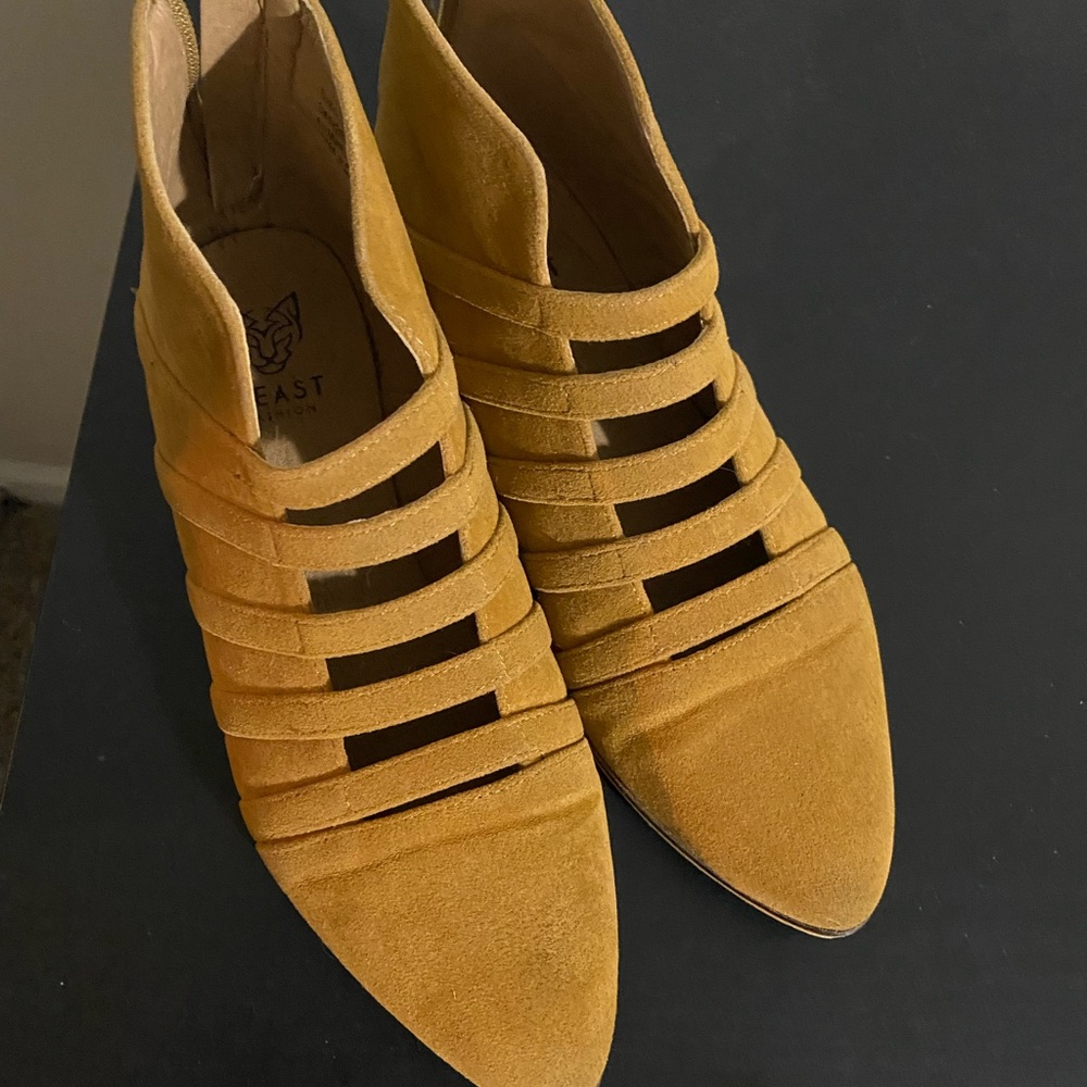 Tan Booties👢 - Picture 3 of 3
